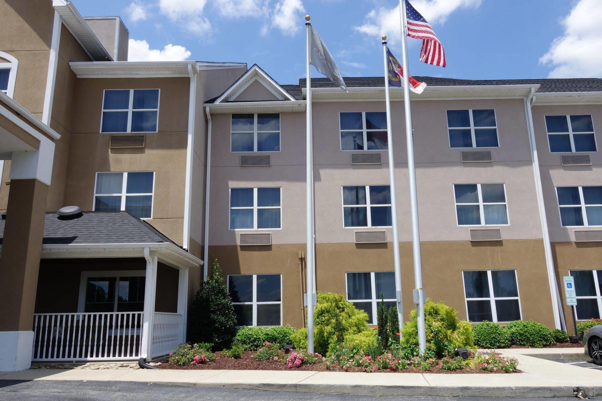 Country Inn & Suites By Radisson, Burlington Elon , Nc Exterior photo